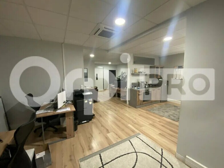 Local d'activités dans Villefranche-sur-Saône à vendre - Photo intérieure - Image 2 de 8