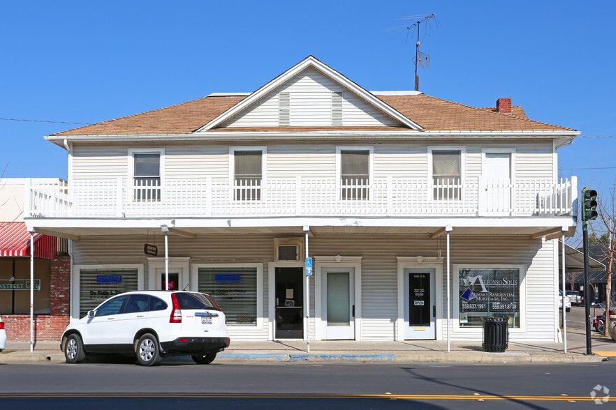 1056-1060 G St, Reedley, CA à louer - Photo du bâtiment - Image 2 de 3