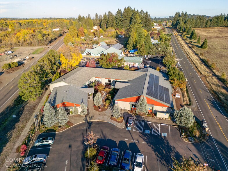 6735 SW Country Club Dr, Corvallis, OR à vendre - Photo principale - Image 1 de 34