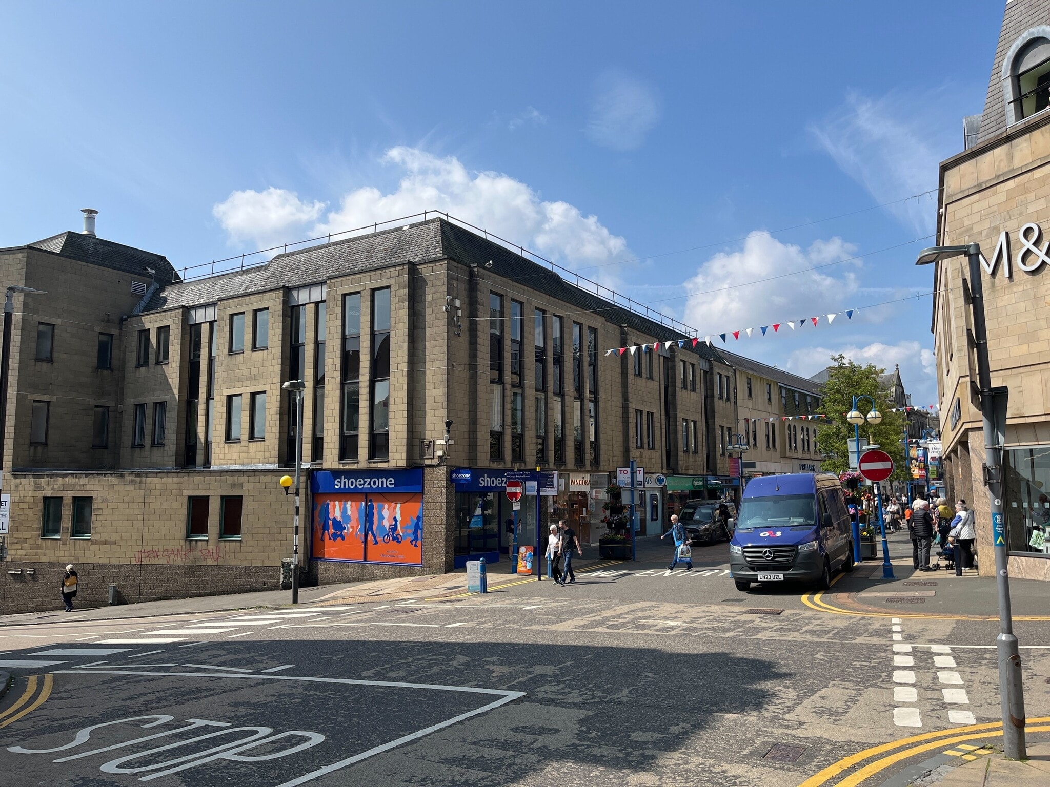 3 New Row, Dunfermline for lease Building Photo- Image 1 of 2