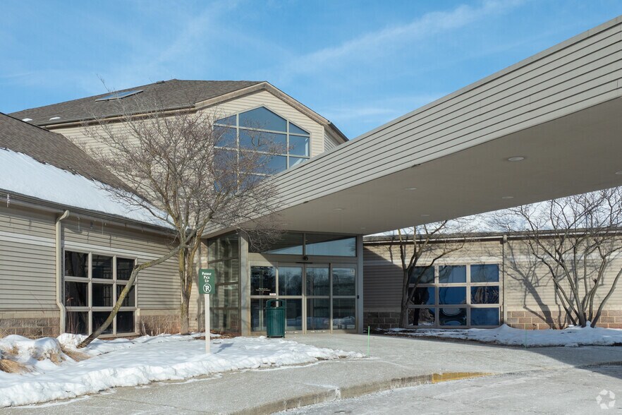 3600 SW Capital Ave, Battle Creek, MI à louer - Photo du bâtiment - Image 2 de 7
