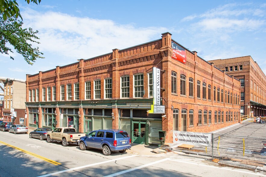 307-315 E Carson St, Pittsburgh, PA à louer - Photo du bâtiment - Image 1 de 4