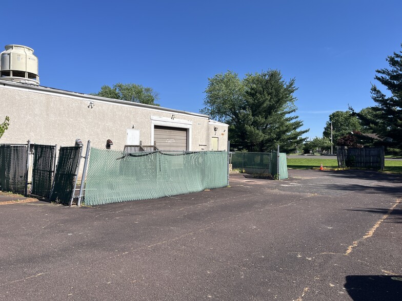 880 Easton Rd, Warrington, PA for sale - Building Photo - Image 3 of 12