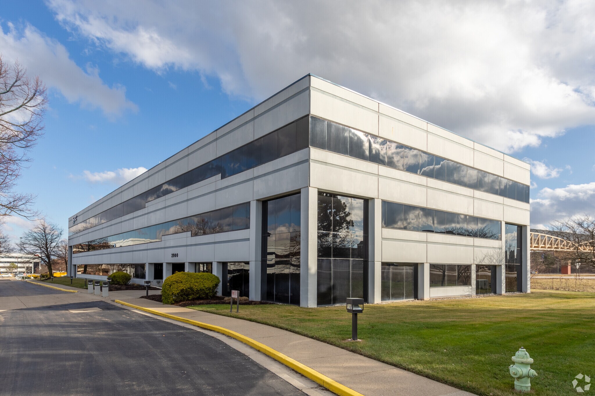 2900 Presidential Dr, Fairborn, OH for lease Primary Photo- Image 1 of 5