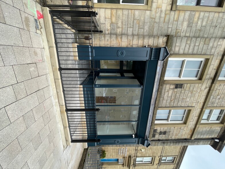 76B Yorkshire St, Burnley à louer - Photo du bâtiment - Image 3 de 4