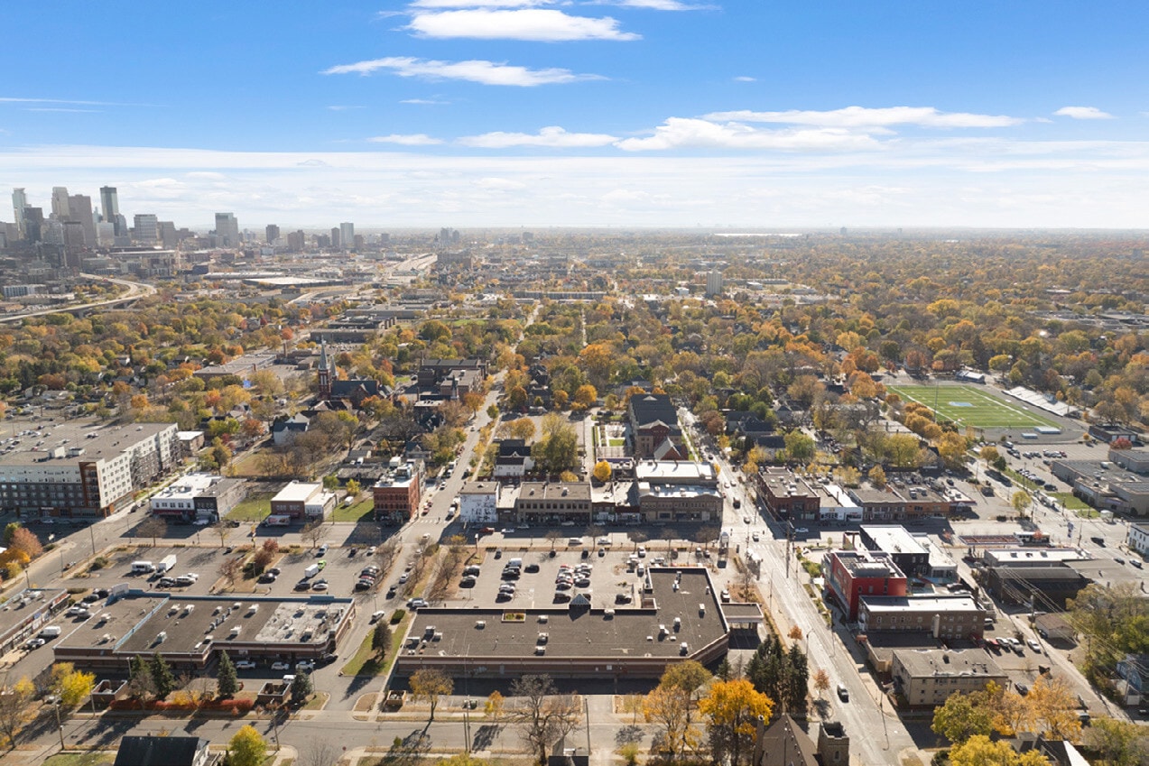 1010-1030 W Broadway Ave, Minneapolis, MN à louer Photo du bâtiment- Image 1 de 4