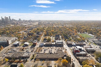 1010-1030 W Broadway Ave, Minneapolis, MN à louer Photo du bâtiment- Image 1 de 4