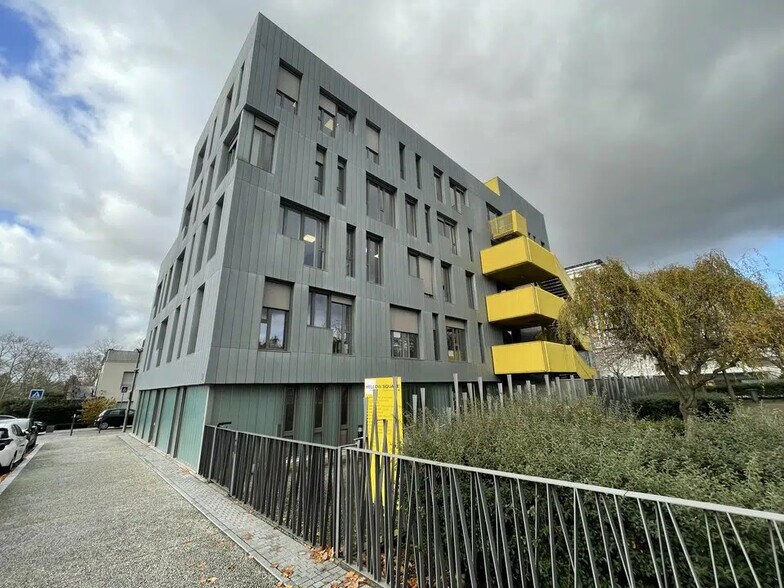 Office in Lyon for sale - Building Photo - Image 1 of 10