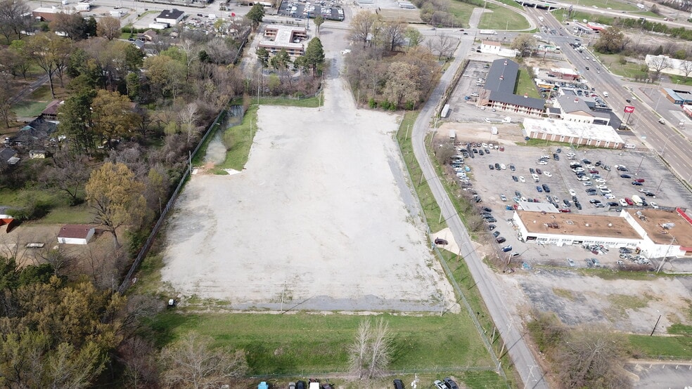 1145 Brooks Rd, Memphis, TN for sale - Building Photo - Image 3 of 14