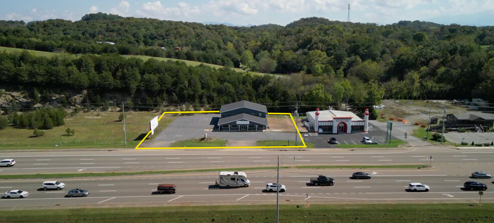 1809 Winfield Dunn Pky, Sevierville, TN for lease - Building Photo - Image 2 of 10