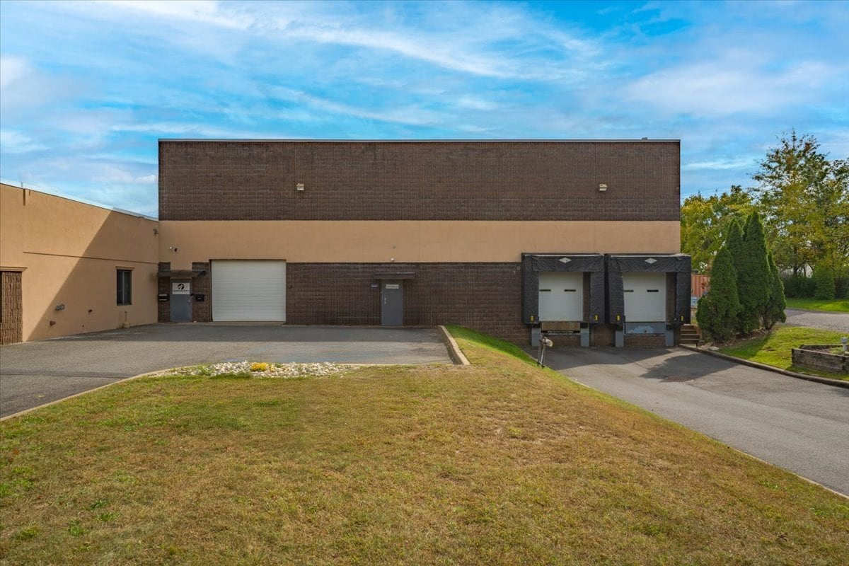 1 American Way, Spotswood, NJ for lease Building Photo- Image 1 of 2