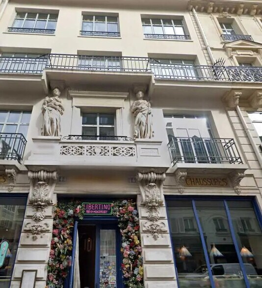 42-44 Rue De Paradis, Paris à louer - Photo du bâtiment - Image 2 de 13