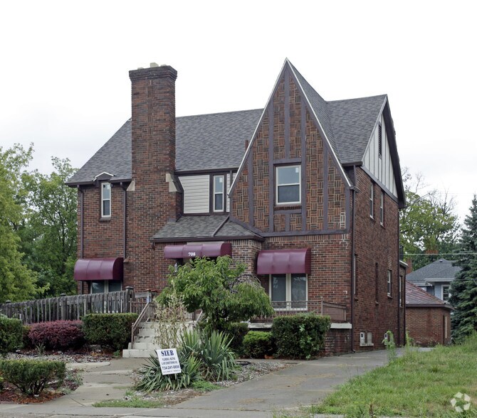 708 S Monroe St, Monroe, MI à louer - Photo du bâtiment - Image 2 de 2