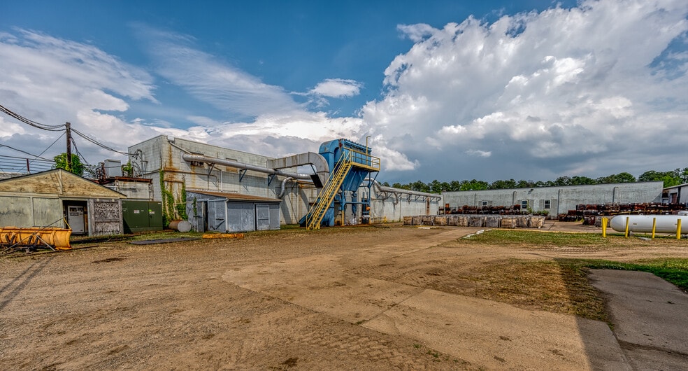 1076 Airport Rd, Tappahannock, VA à vendre - Photo du bâtiment - Image 2 de 24