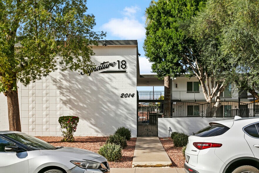 2014 W Berridge Ln, Phoenix, AZ à vendre - Photo principale - Image 1 de 37