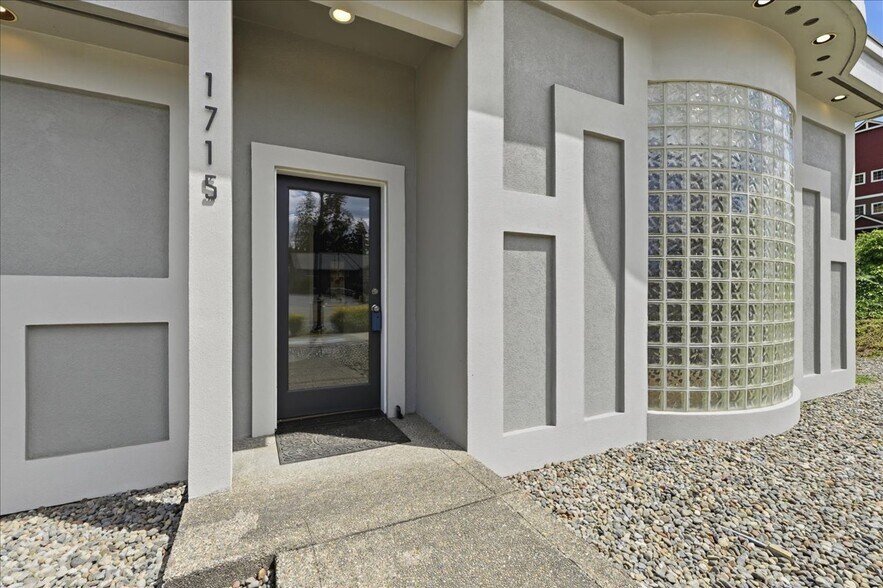 1715 Meridian Ave E, Edgewood, WA à louer - Photo du bâtiment - Image 3 de 17