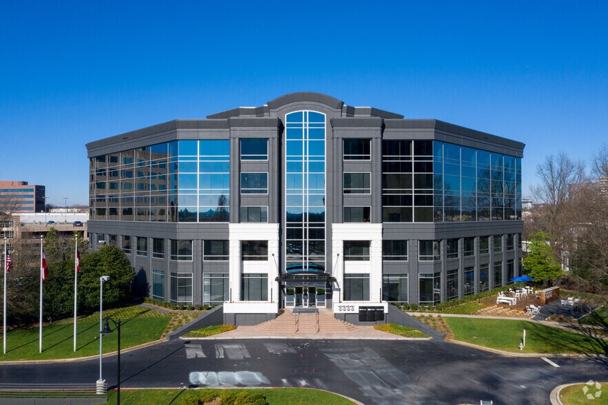 3333 Riverwood Pky, Atlanta, GA à louer - Photo du bâtiment - Image 2 de 14