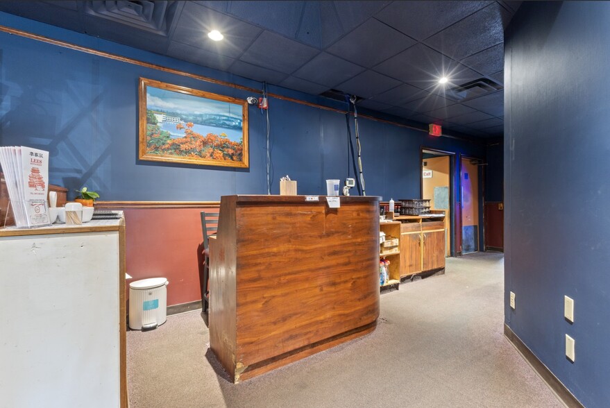 376 Bullocks Point Ave, Riverside, RI for sale - Building Photo - Image 3 of 34