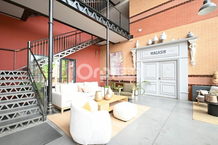 117 Rue Pablo Picasso, Mâcon for lease - Lobby - Image 3 of 12