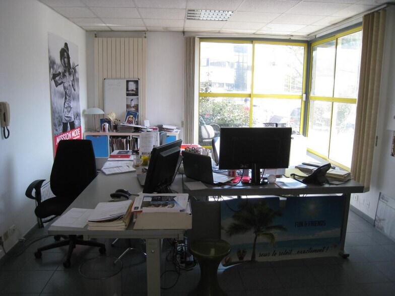 Industrial in Aubagne for lease - Building Photo - Image 2 of 6