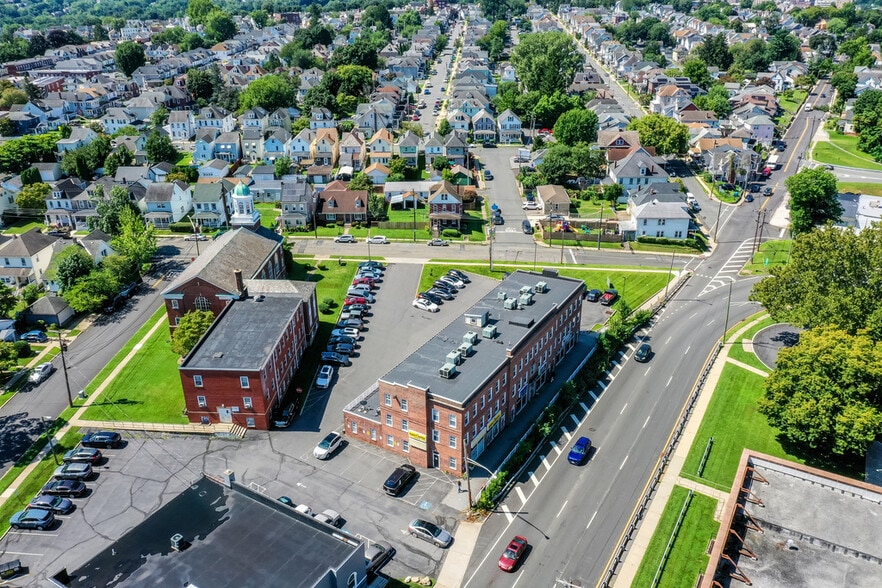 370 Memorial Pkwy, Phillipsburg, NJ for sale - Aerial - Image 3 of 12