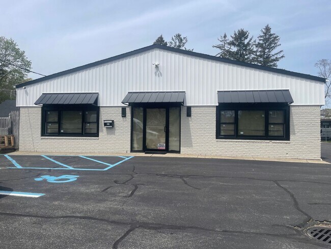 Plus de détails pour 887 Church St, Bohemia, NY - Bureau/Médical à louer