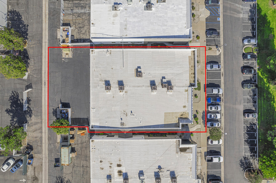 1836 Commercenter Cir, San Bernardino, CA for lease - Building Photo - Image 3 of 26