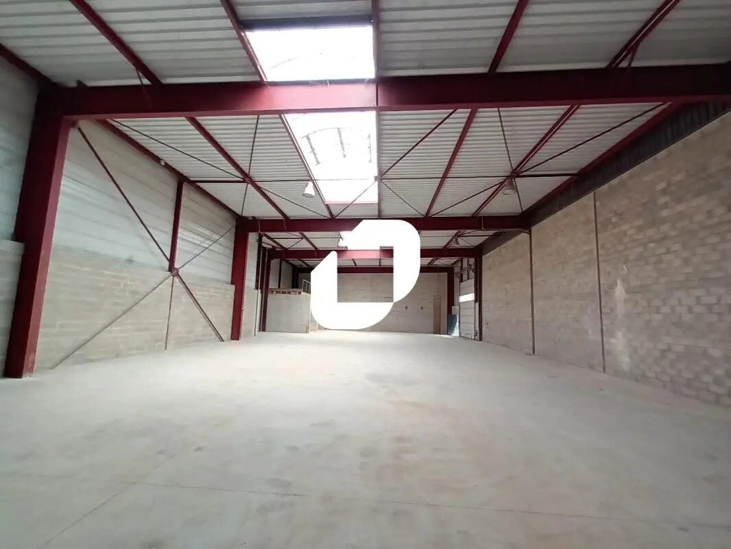 Office in Cesson for lease Interior Photo- Image 1 of 4