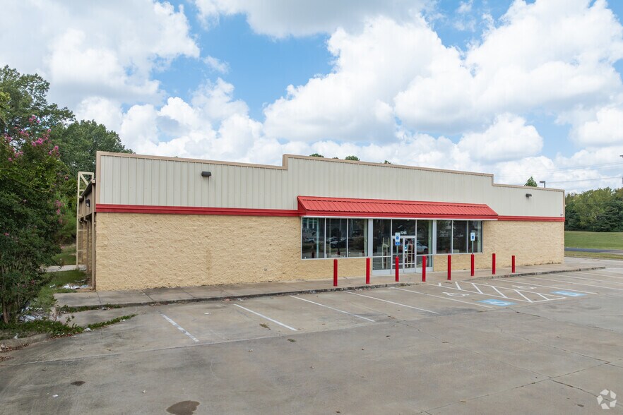 5245 Riverdale Rd, Memphis, TN à louer - Photo du bâtiment - Image 2 de 4