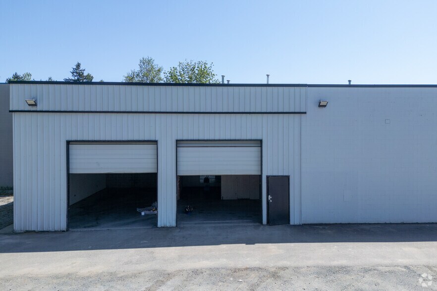 2140 Paramount Cres, Abbotsford, BC à vendre - Photo du bâtiment - Image 2 de 3