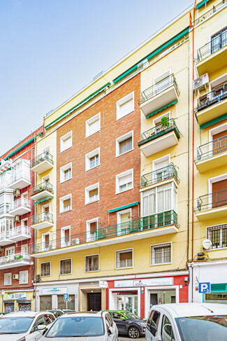 Plus de détails pour Calle De Alejandro Ferrant, 5, Madrid - Vente au détail à louer