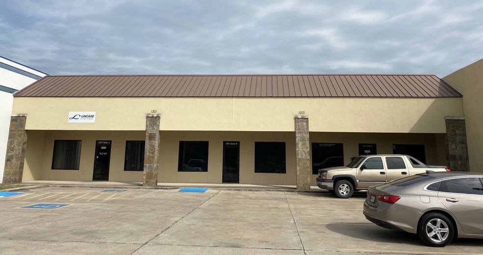 1313 Jasmine Ave, McAllen, TX for sale - Building Photo - Image 1 of 1