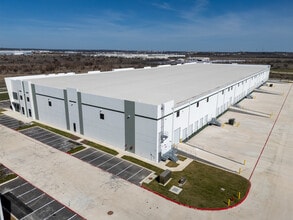 1600 E McCarty Ln, San Marcos, TX for lease Building Photo- Image 2 of 7