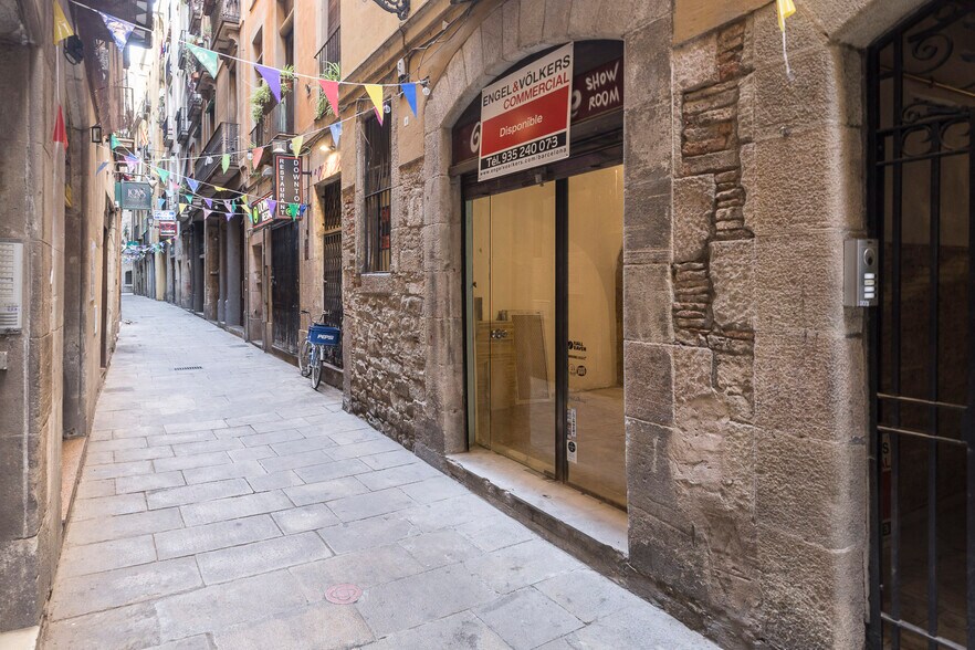 Immeuble residentiel dans Barcelone, Barcelona à vendre - Photo du bâtiment - Image 1 de 8