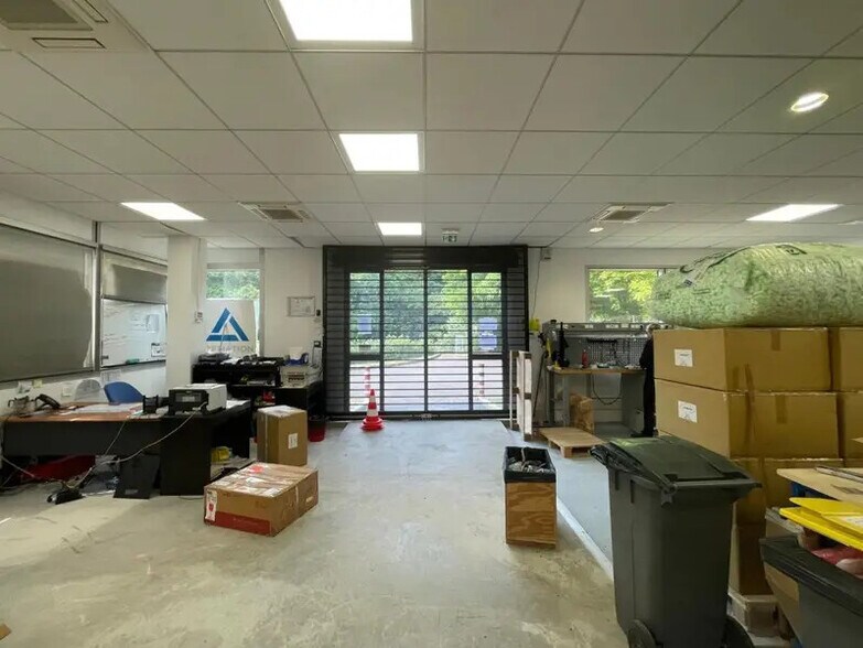 Office in Meudon for lease - Interior Photo - Image 2 of 5