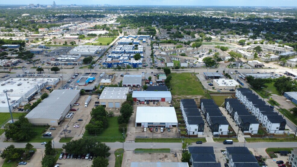 1905 Johanna Dr, Houston, TX à vendre - Photo du bâtiment - Image 2 de 6