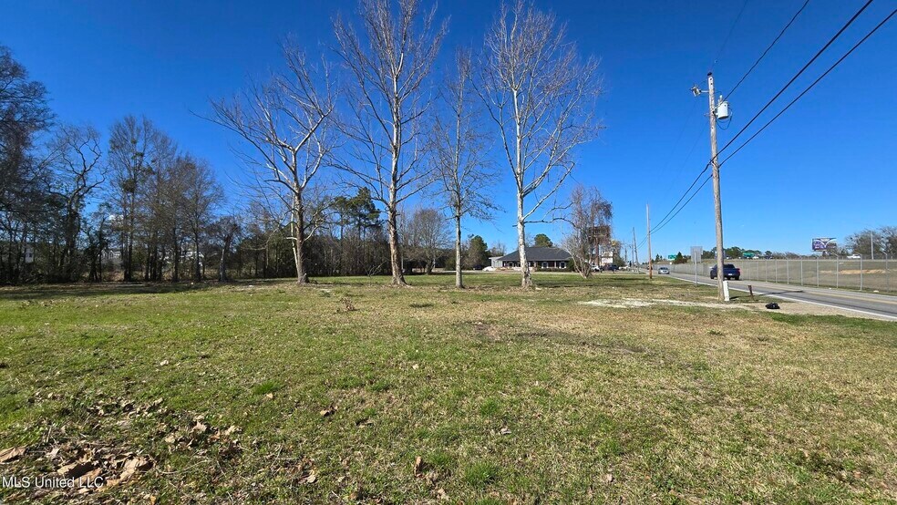 10267 Boney Ave, D'Iberville, MS à vendre - Photo du bâtiment - Image 2 de 13