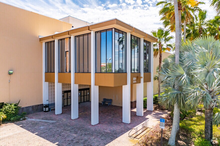 6014-6016 US Hwy 19, New Port Richey, FL à louer - Photo du bâtiment - Image 2 de 6