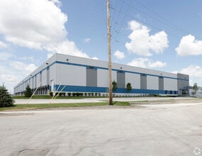 10700 W Waveland Ave, Franklin Park, IL for lease Building Photo- Image 2 of 2