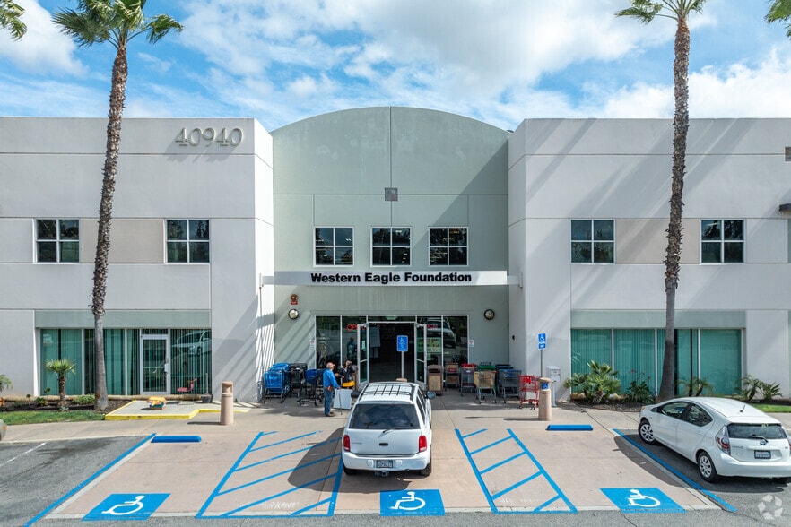 40940 County Center Dr, Temecula, CA for lease - Building Photo - Image 3 of 8