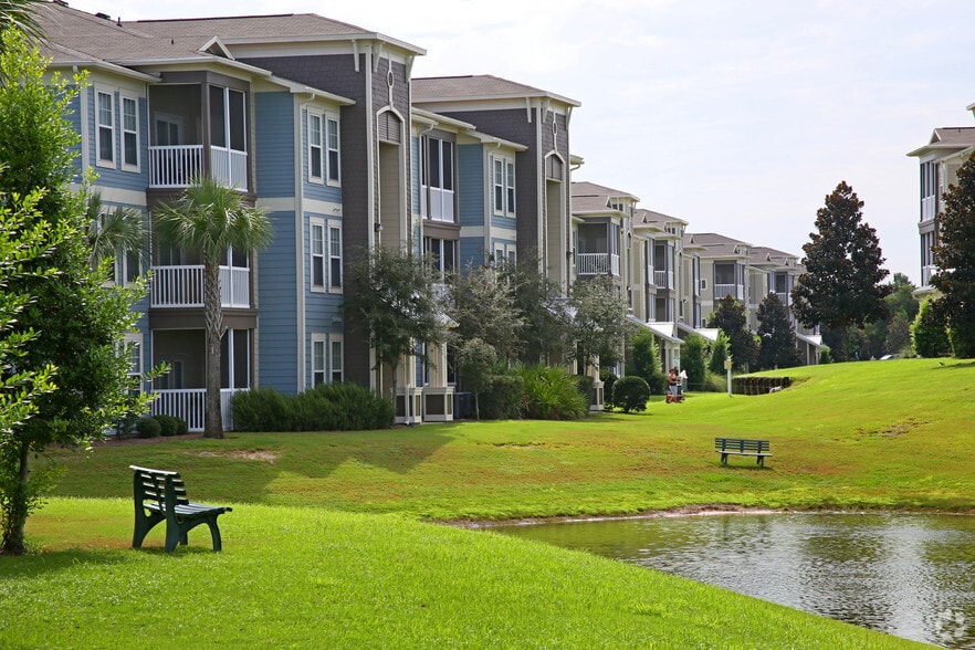 90 Sandal Ln, Panama City Beach, FL for sale - Primary Photo - Image 1 of 90