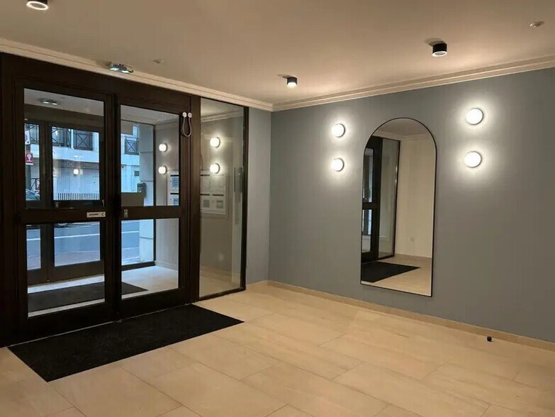 125 Rue Aristide Briand, Levallois-Perret à louer - Hall d’entrée - Image 3 de 30