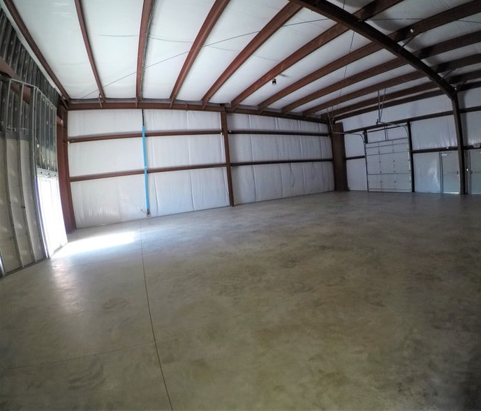 2648 Nelda Dr, Monroe, NC for sale - Interior Photo - Image 3 of 8