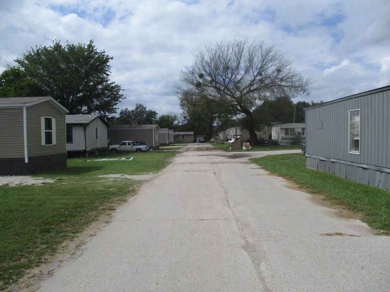 814 S Kern Ave, Okmulgee, OK for sale - Primary Photo - Image 2 of 11