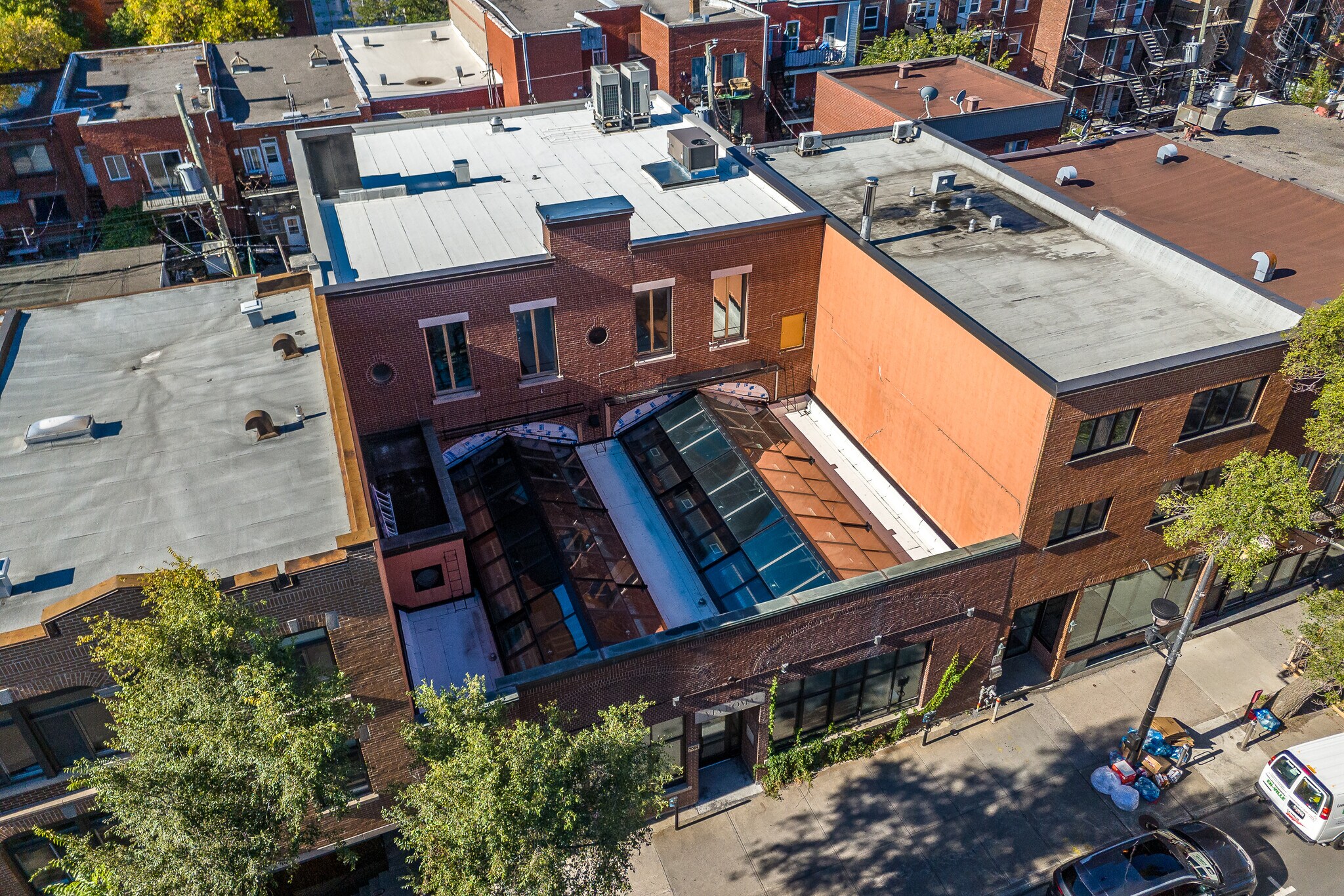 7062-7064 Boul Saint-Laurent, Montréal, QC for sale Building Photo- Image 1 of 1