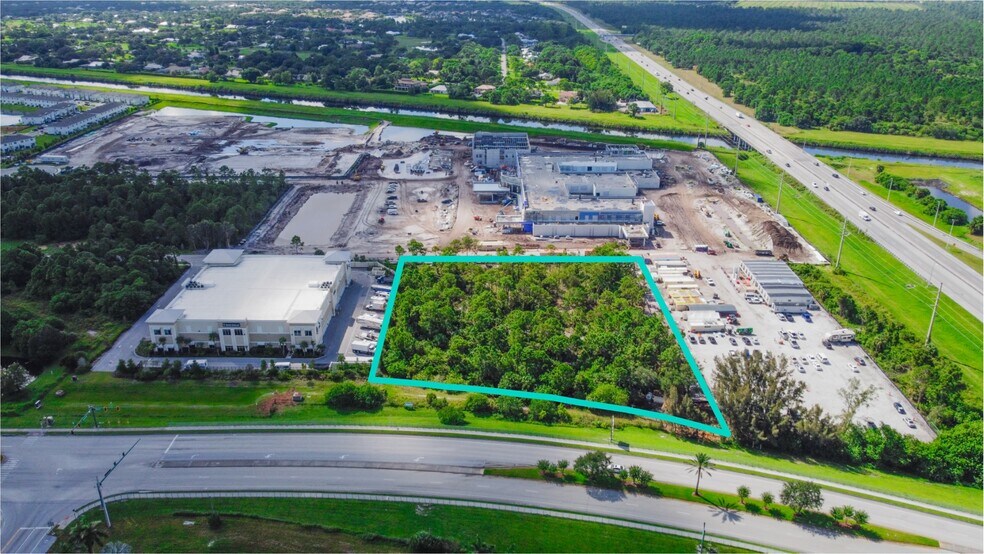 SE Becker Rd, Port Saint Lucie, FL à vendre - Photo du bâtiment - Image 2 de 7