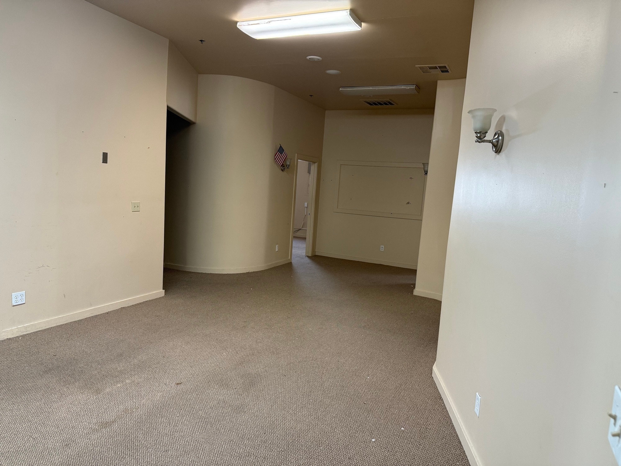 1420 W Kettleman Ln, Lodi, CA for lease Interior Photo- Image 1 of 4