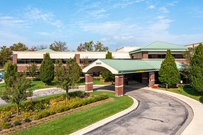 Plus de détails pour 25500 Meadowbrook Rd, Novi, MI - Bureau/Médical, Médical à louer
