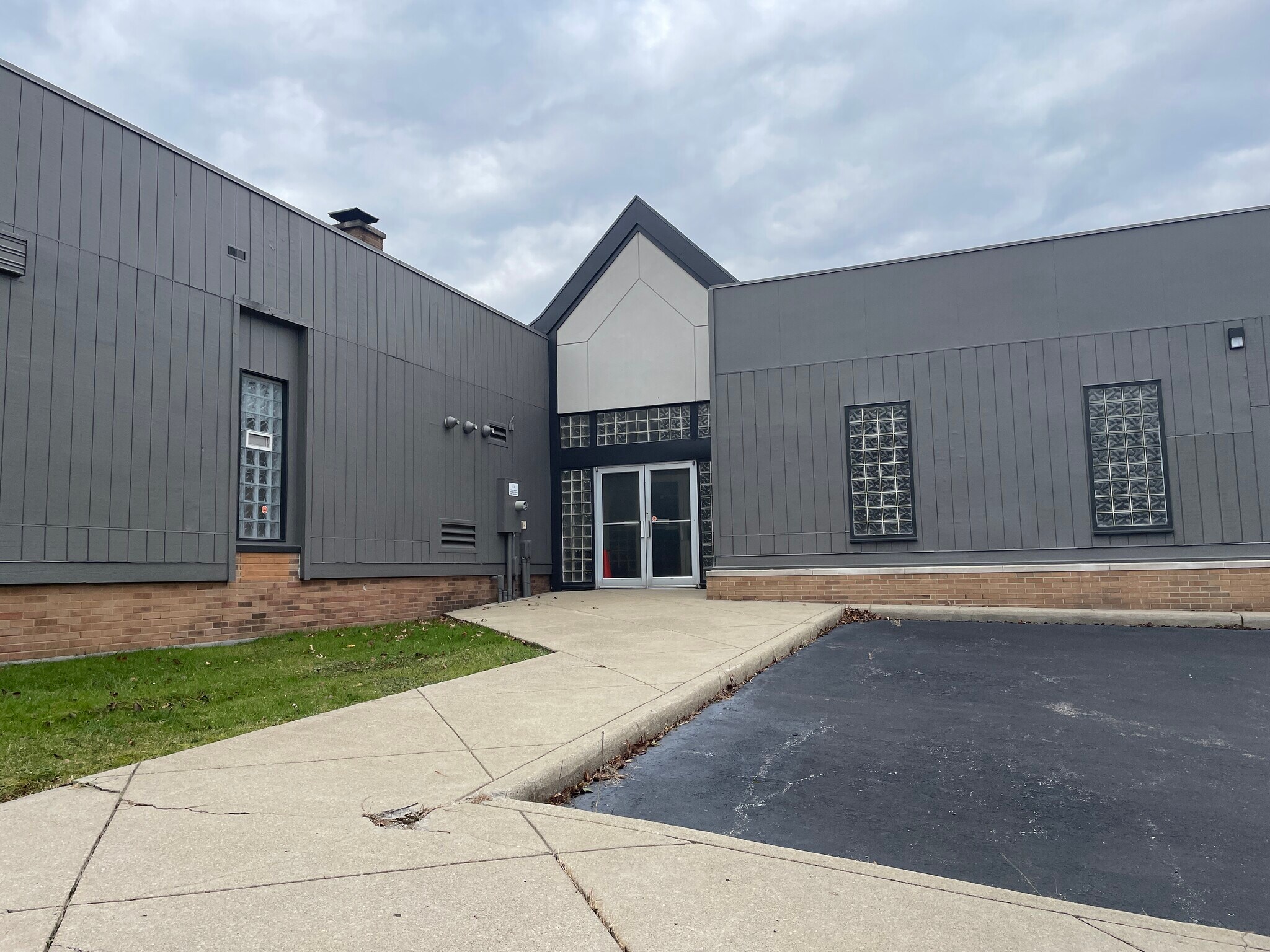 755 Wick Ave, Youngstown, OH à vendre Photo du bâtiment- Image 1 de 1