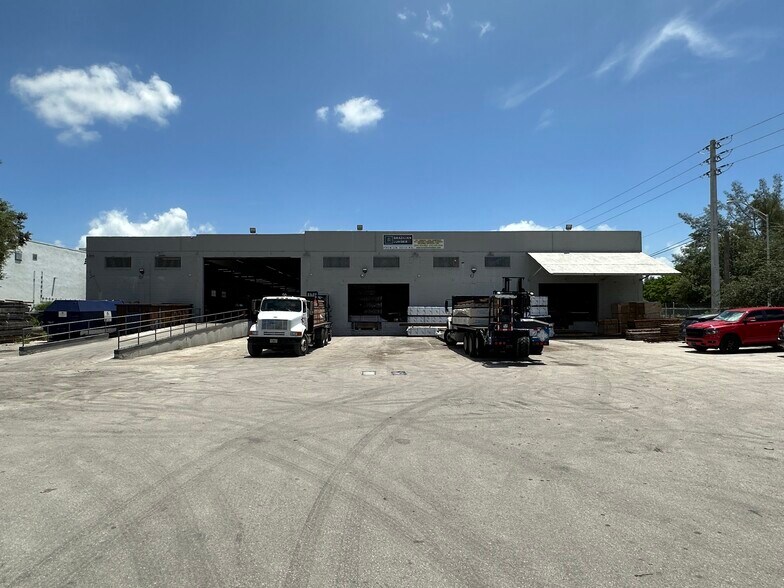 775 NW 71st St, Miami, FL à vendre - Photo du bâtiment - Image 2 de 6